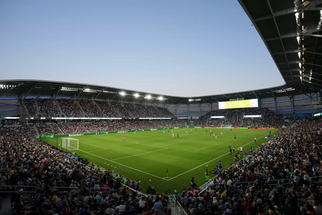 ALLIANZ FIELD GRADAS