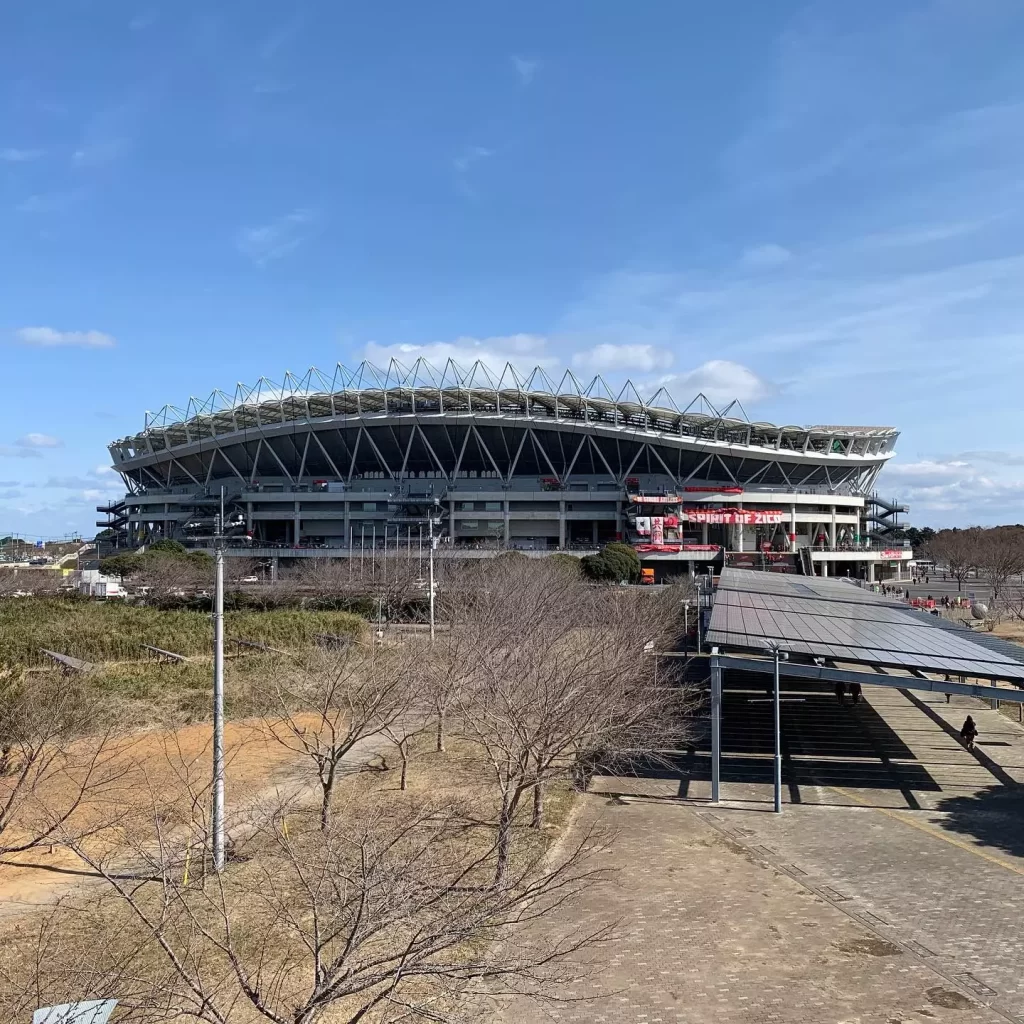 ESTADIO DE KASHIMA POR FUERA