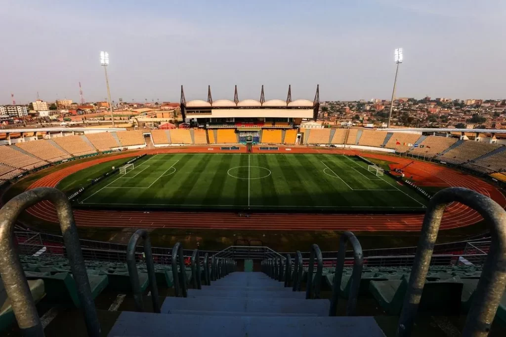 Stade Omnisport Ahmadou Ahidjo - Estadio Ahmadou Ahidjo (2)