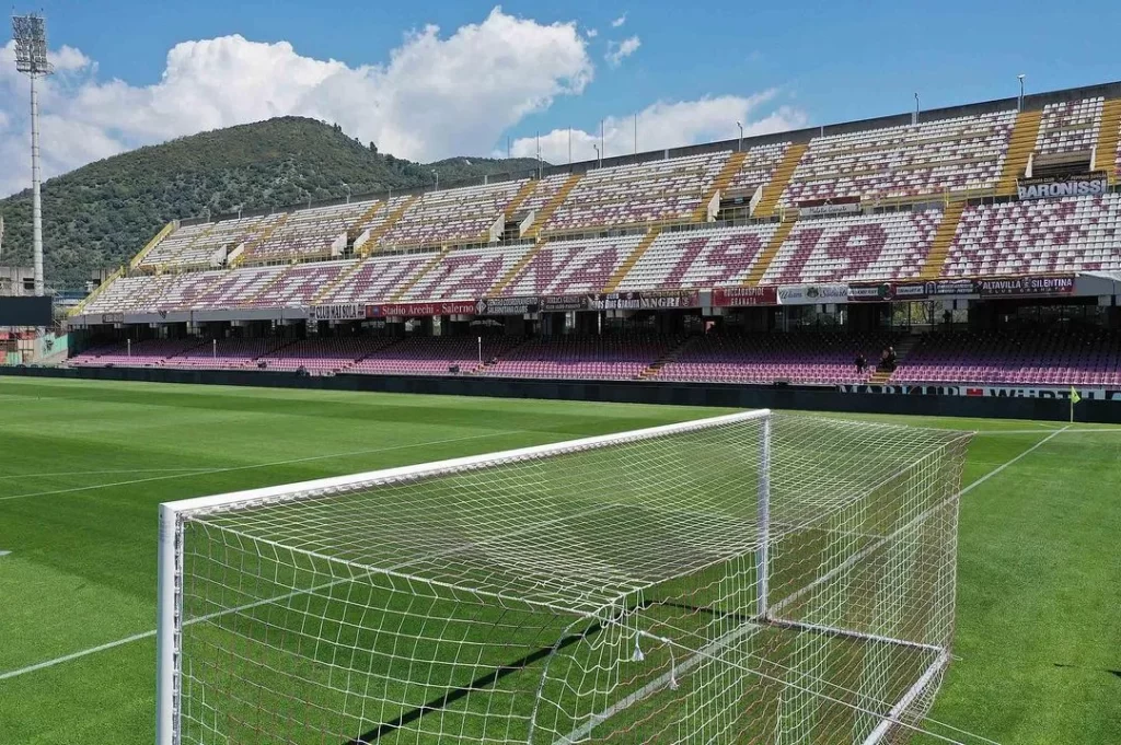 Stadio Comunale Arechi - Estadio Arechi (5)