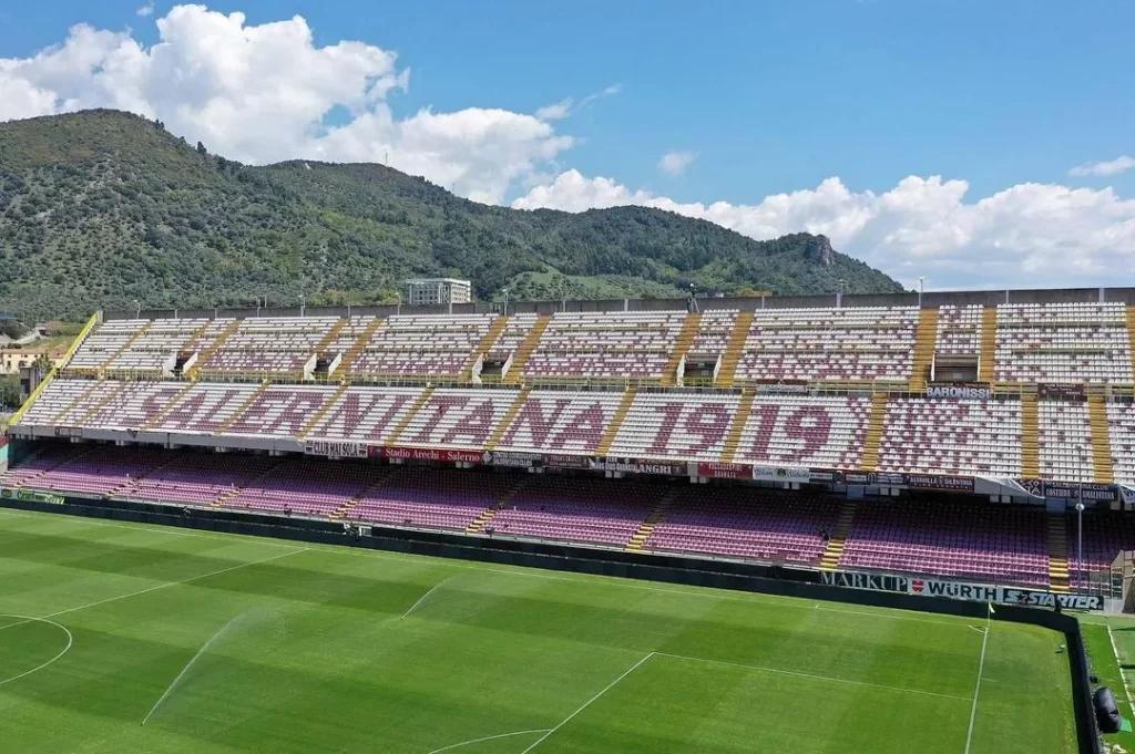 Stadio Comunale Arechi - Estadio Arechi (5)